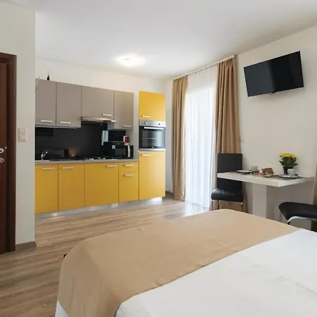Amazing In With 8 Bedrooms, Jacuzzi And Private Swimming Pool * ザダル