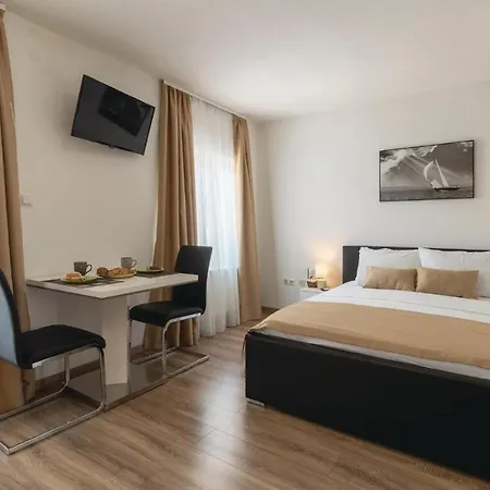 Amazing In With 8 Bedrooms, Jacuzzi And Private Swimming Pool * Zadar