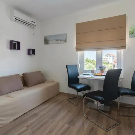 Amazing In With 8 Bedrooms, Jacuzzi And Private Swimming Pool Vikendica Zadar